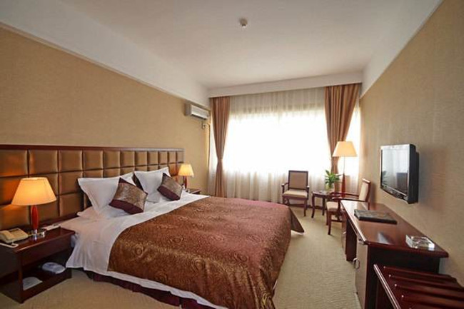 Hongqiao Holiday Hotel(3-Star)