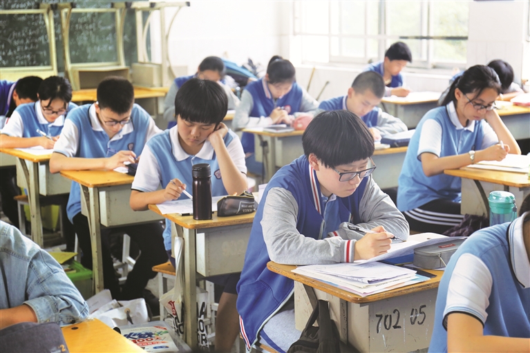 新中考方案出炉 明年起正式实施