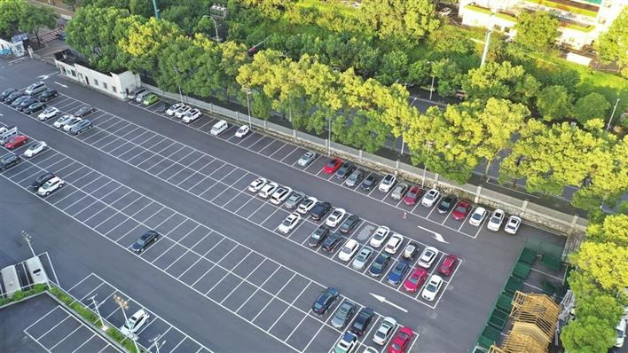 A Glimpse Of A Smart Parking Lot In Yichang City