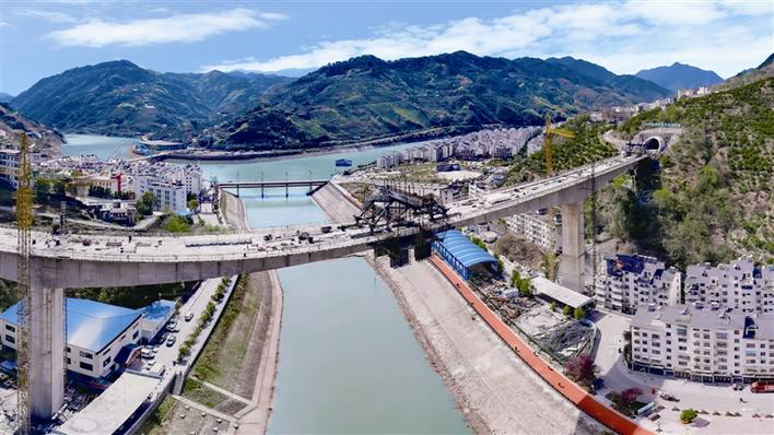 Wenxingge Bridge Closure