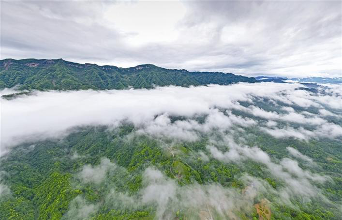 A “Fairyland”of Mountain Clouds