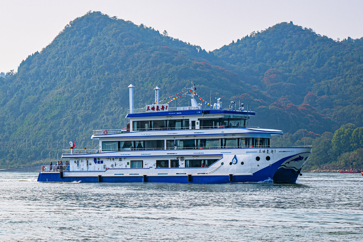China's first hydrogen fuel cell ship completes maiden voyage