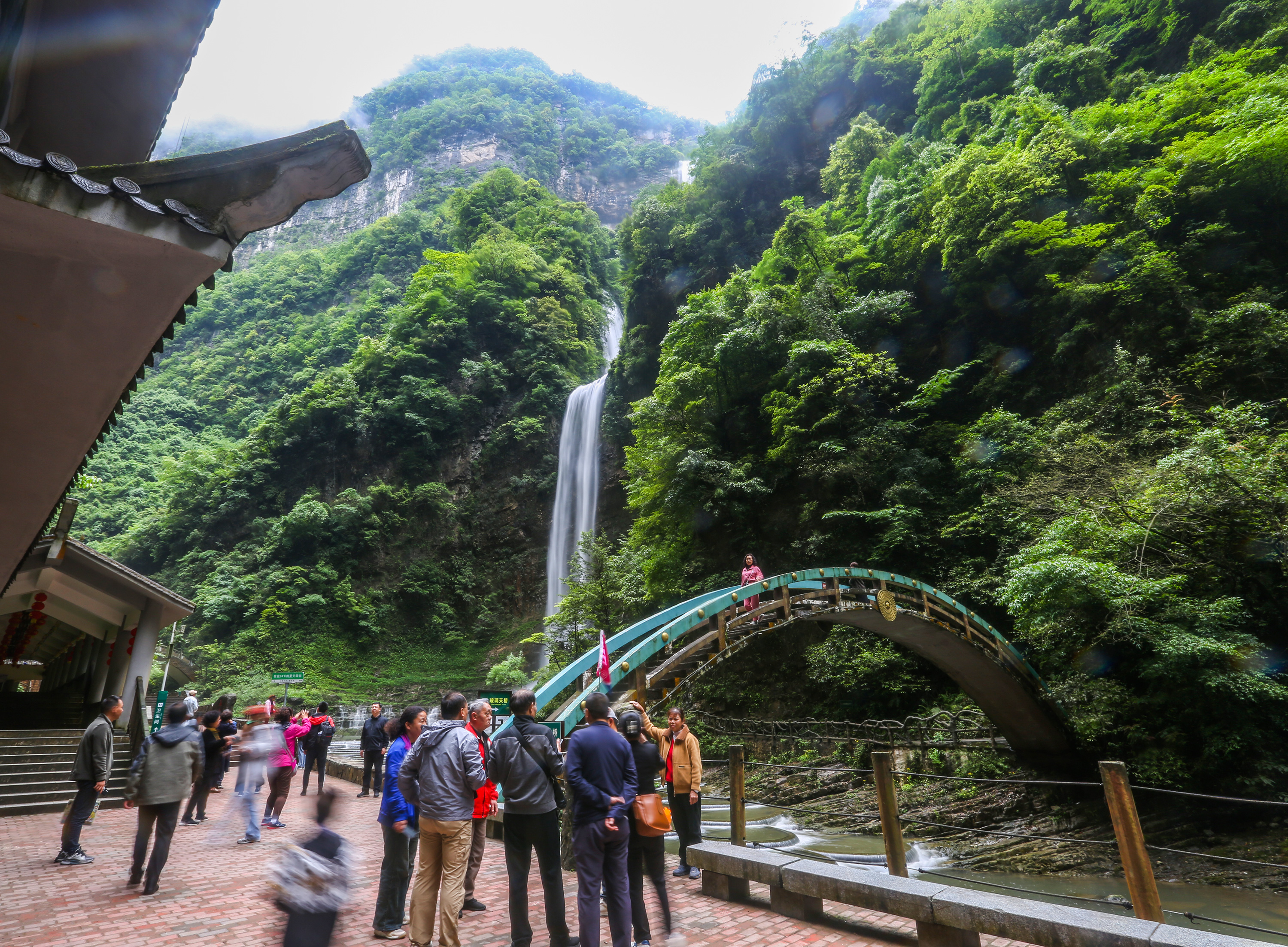 Zigui scenery attracts crowds