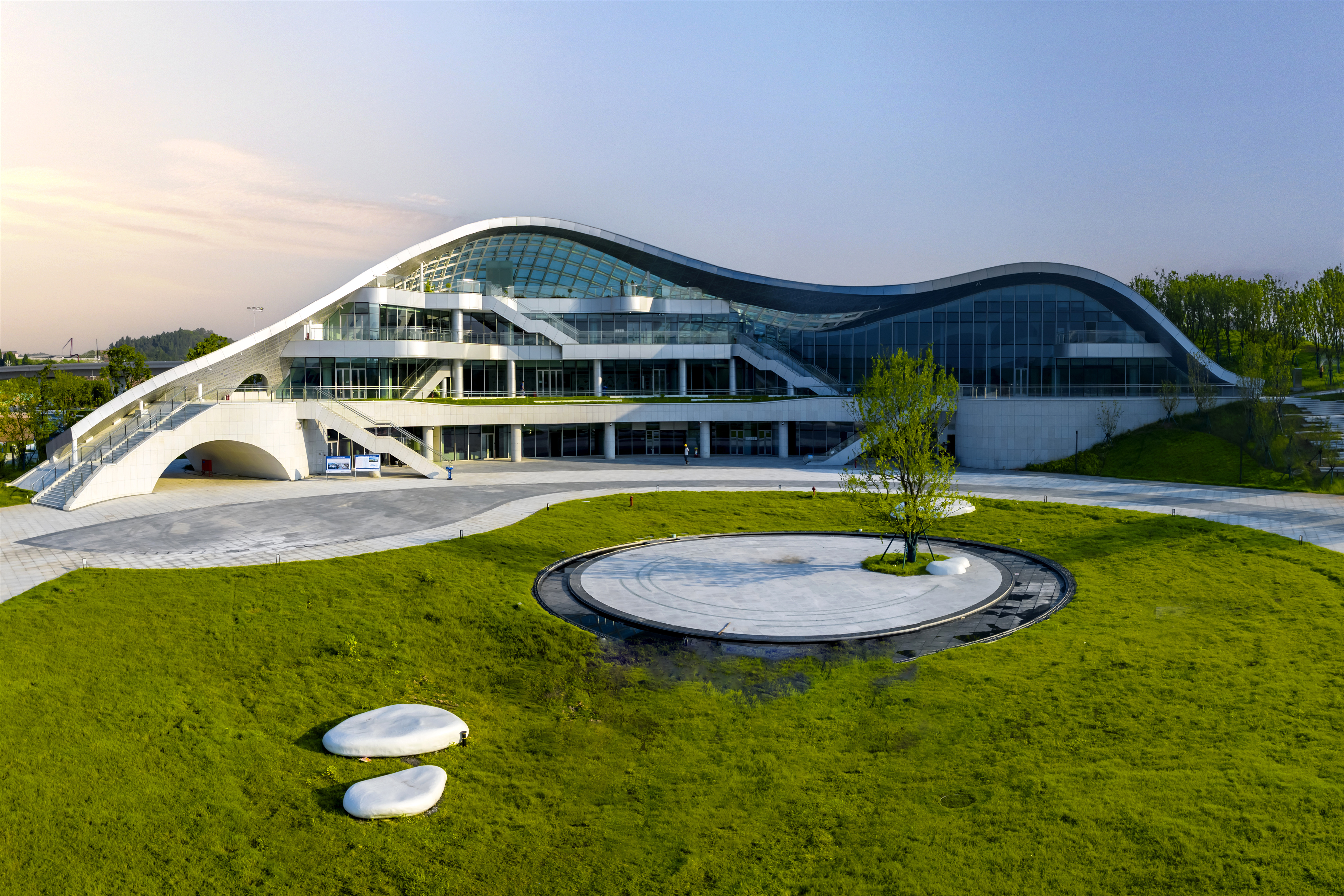 Yichang high-speed railway new zone exhibition hall completed