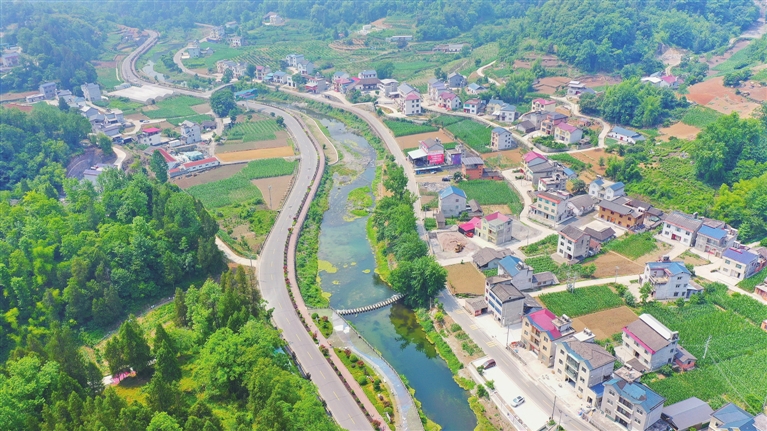 长阳龙舟坪镇沿头溪村