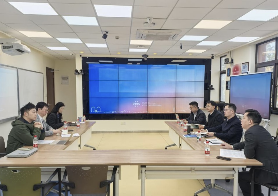 王巍赴上海拜访复旦大学数字与移动治理实验室
