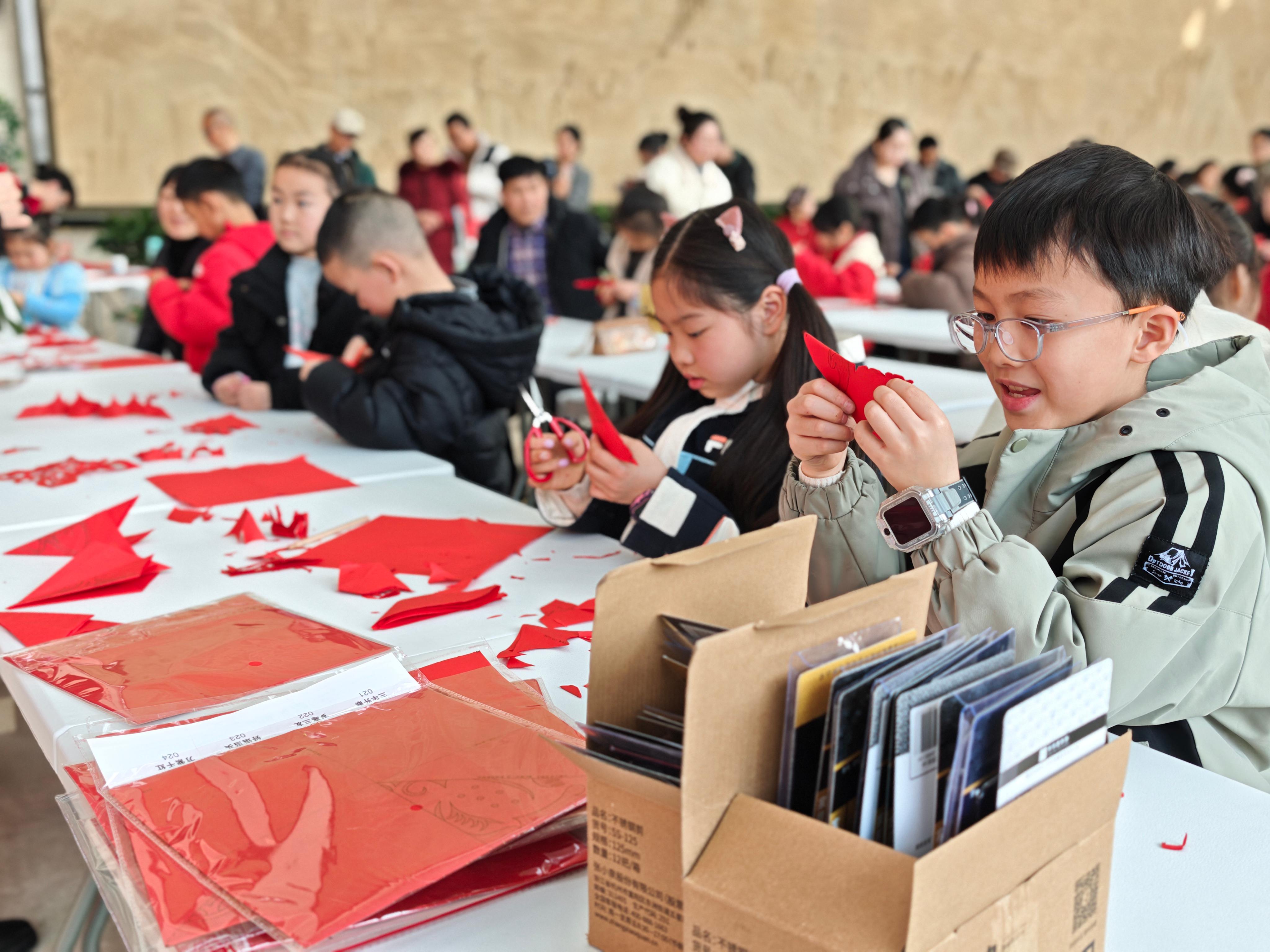 规划馆里过大年 民俗浸润暖宜城——宜昌市...