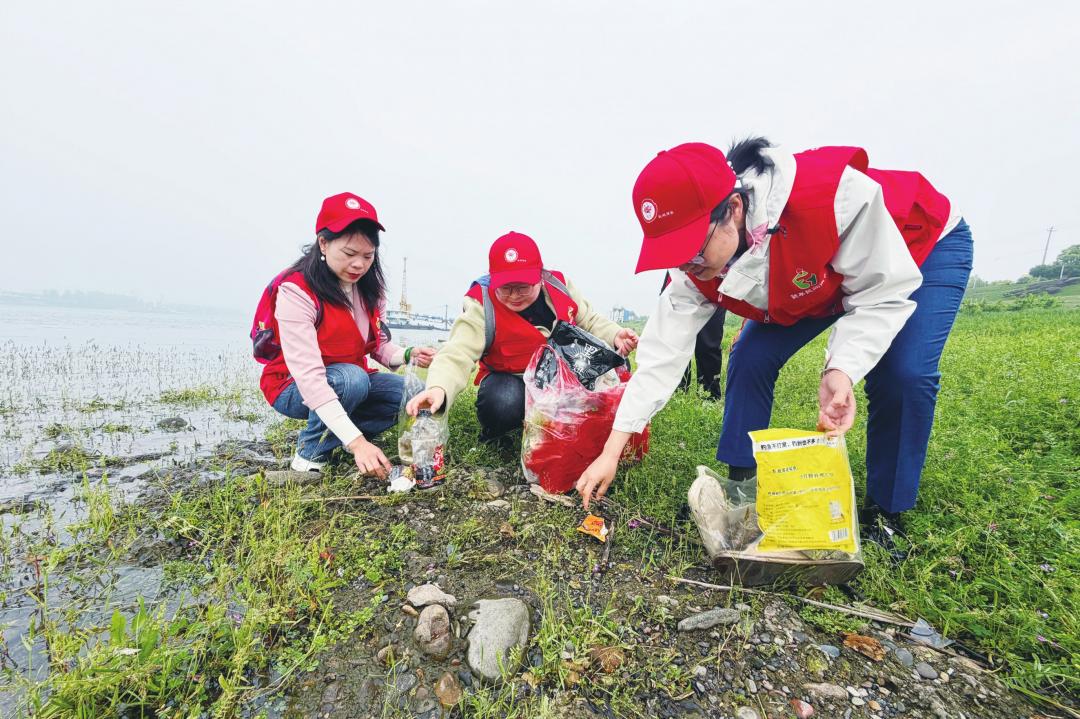 守护长江碧水安澜 筑牢生态安全屏障