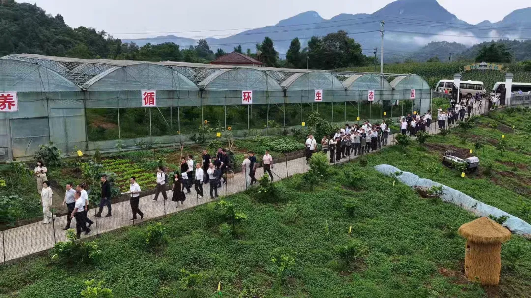 全国畜禽粪污资源化利用技术模式现场观摩活动在长阳举行